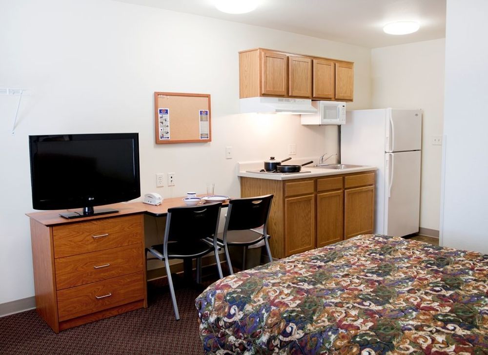 Woodspring Suites Sioux Falls Room photo