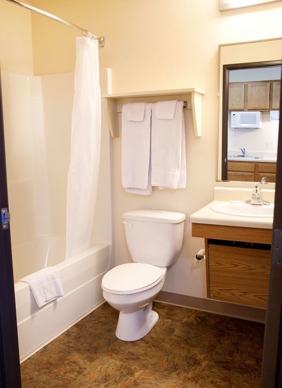 Woodspring Suites Sioux Falls Room photo